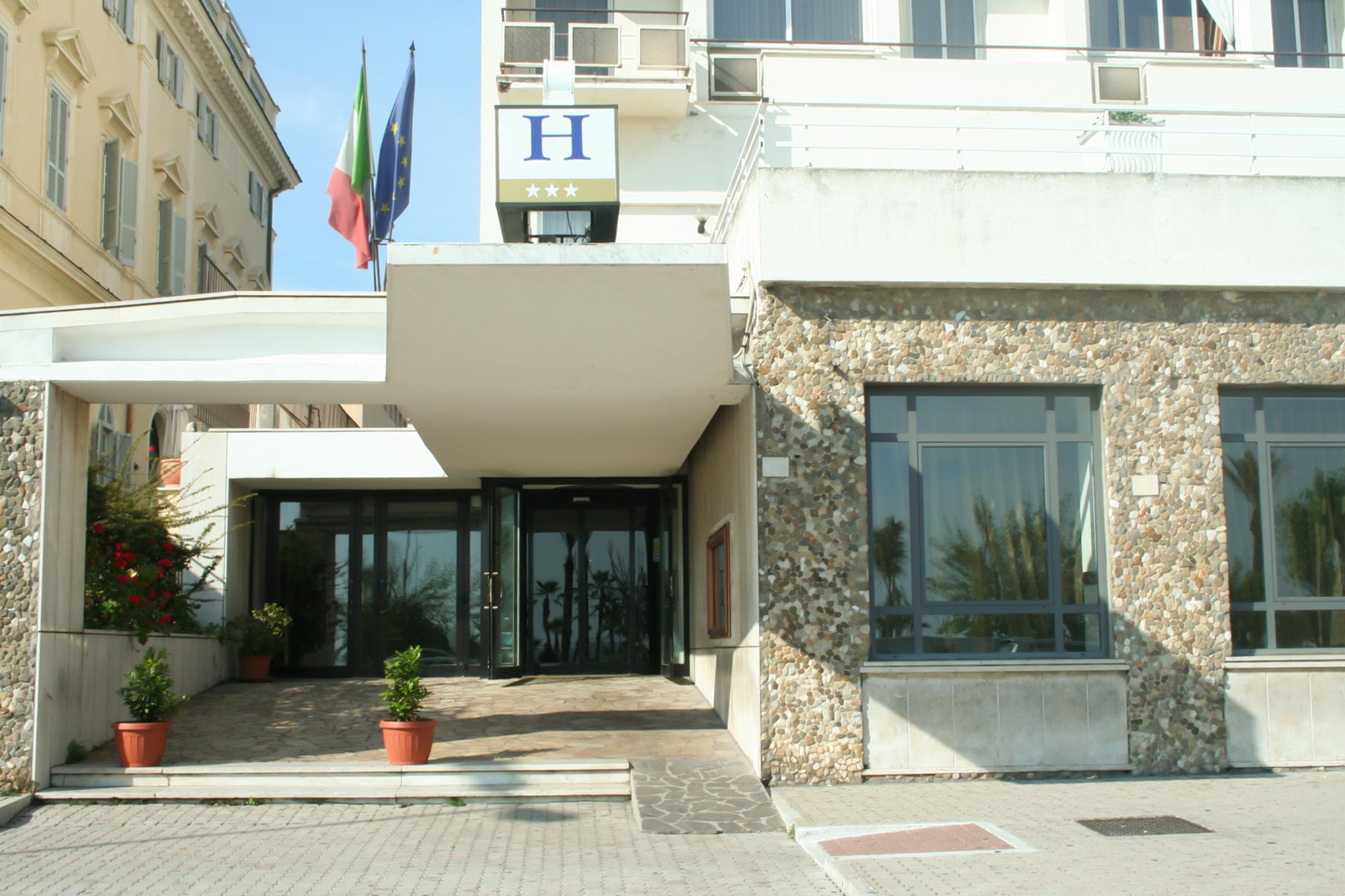 شيفيتافيكْيا Hotel Mediterraneo المظهر الخارجي الصورة