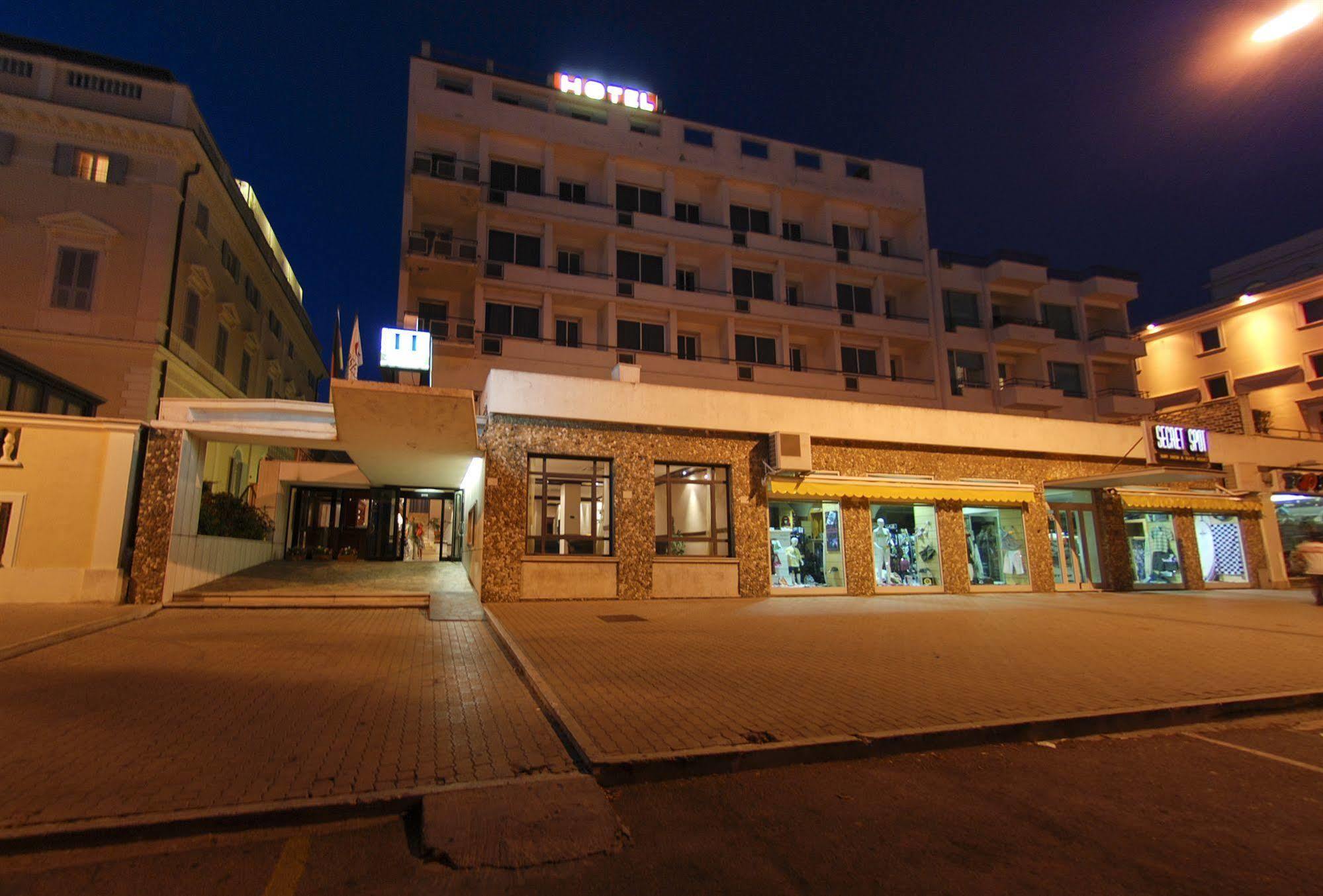 شيفيتافيكْيا Hotel Mediterraneo المظهر الخارجي الصورة